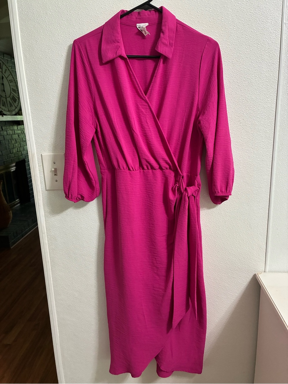 Naif Women's Fuchsia Faux Wrap Midi Dress with Tie Waist size Medium